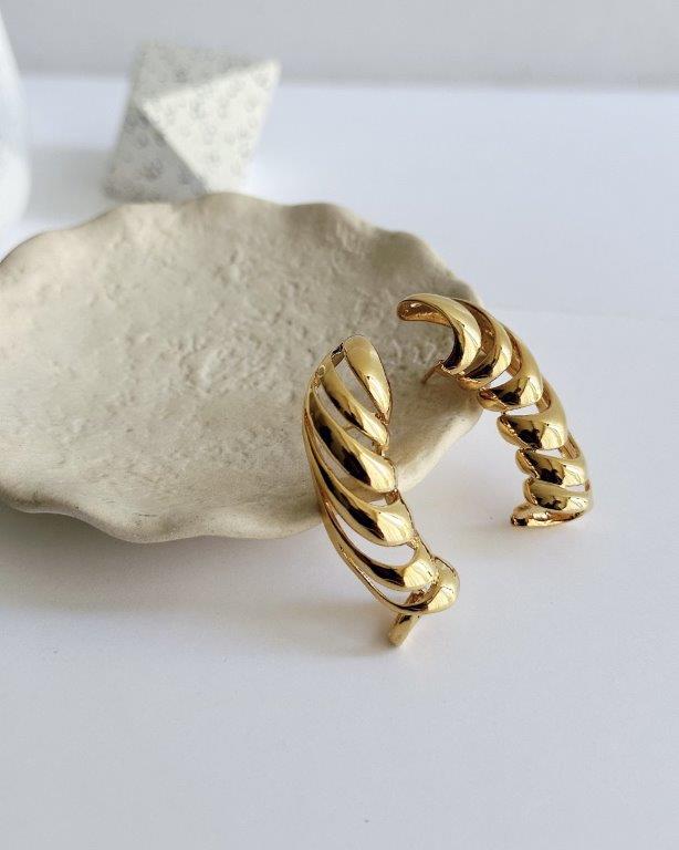 Ear Cuff Laila Ouro