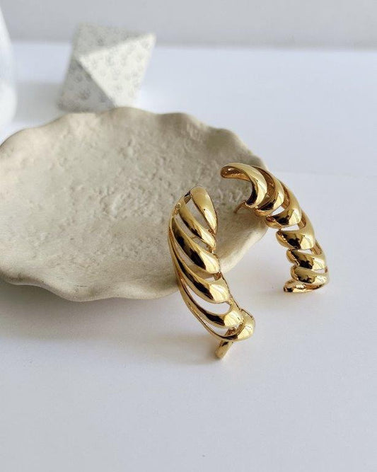 Ear Cuff Laila Ouro