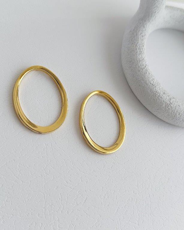 Brinco Oval Ouro