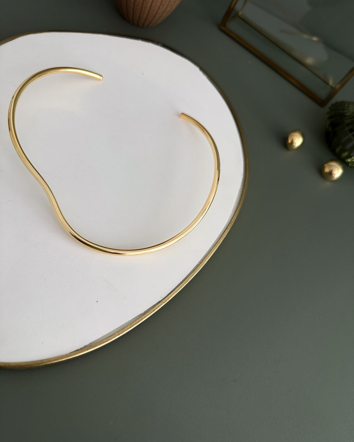 Choker Sade Ouro