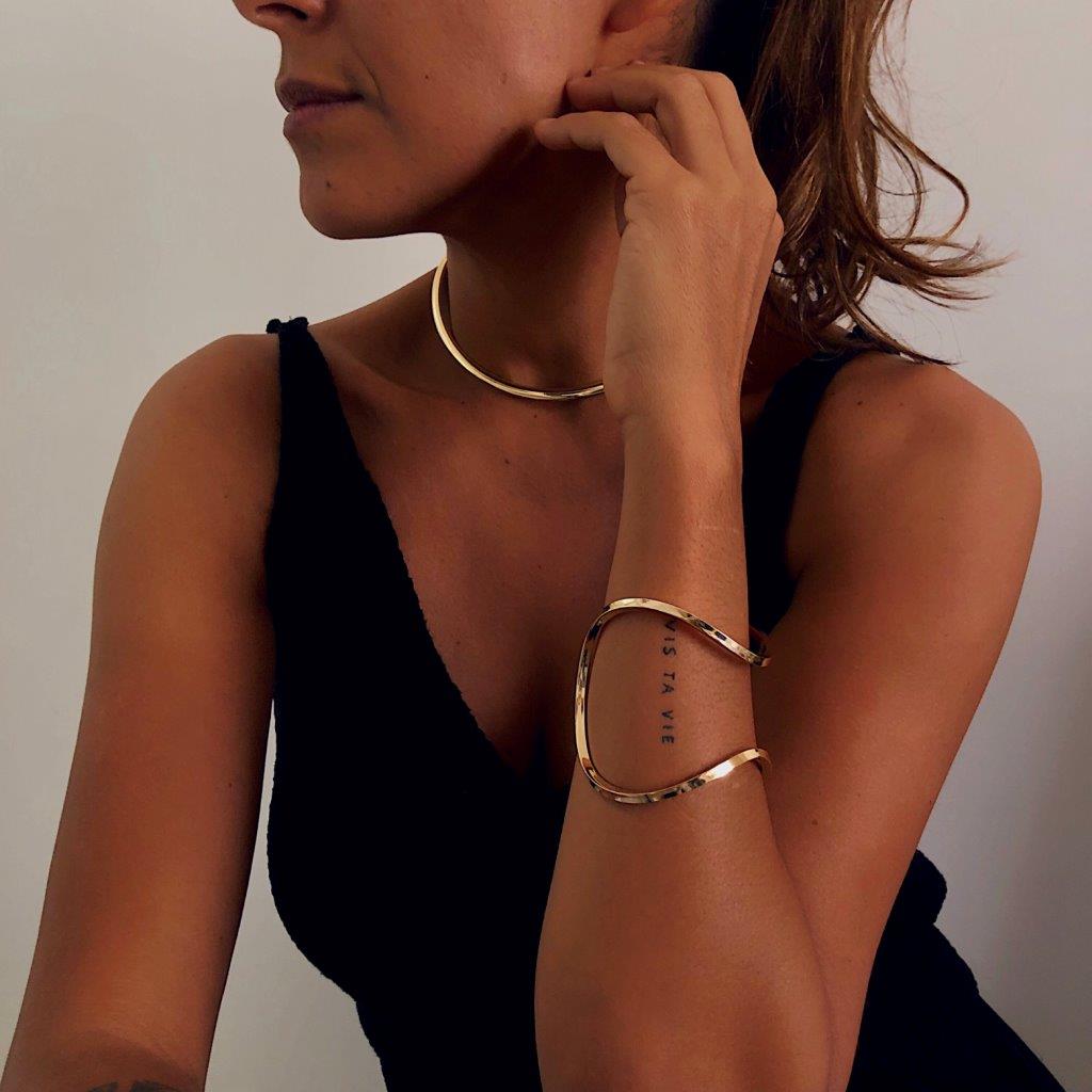 Choker Achatada Ouro