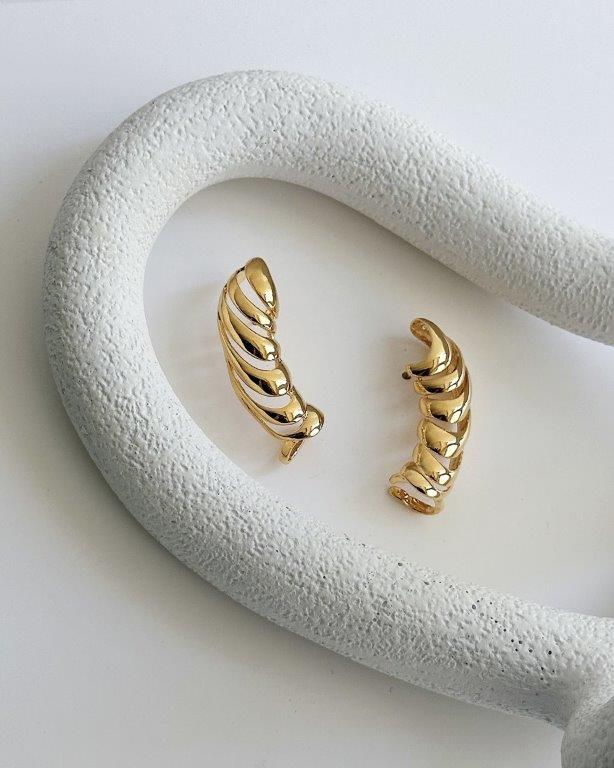 Ear Cuff Laila Ouro