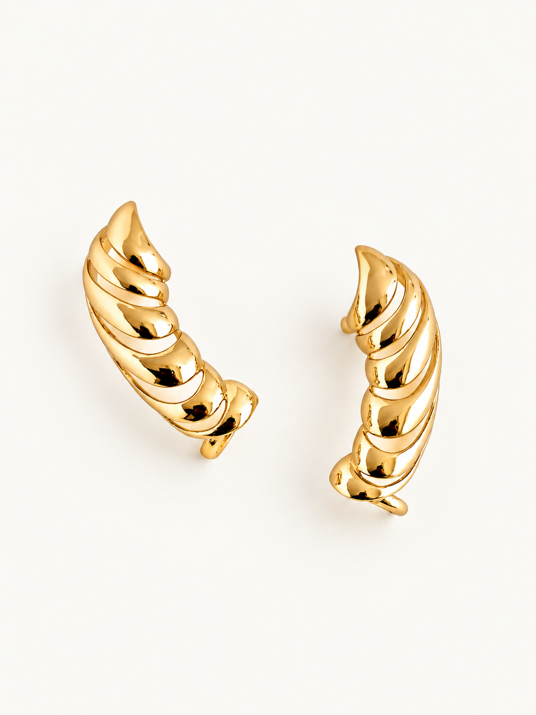 Ear Cuff Laila Ouro